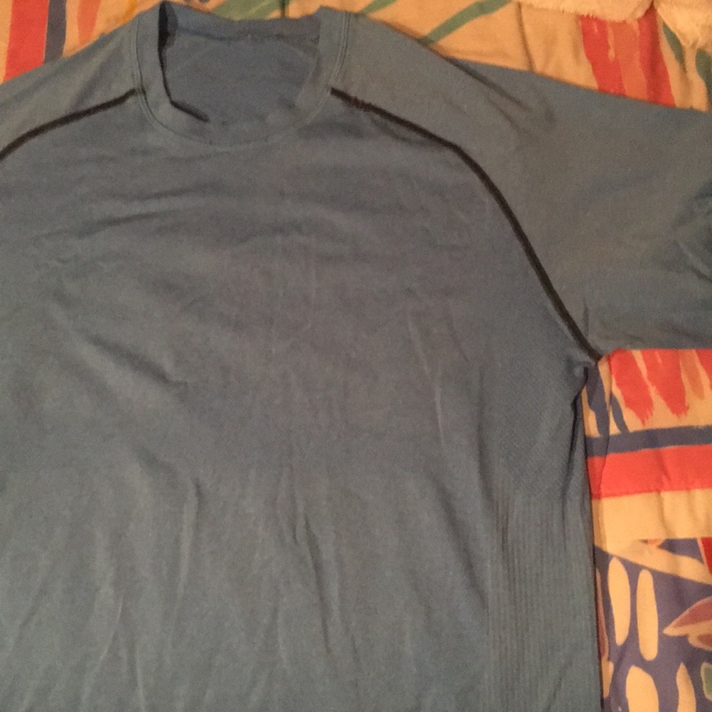 Lululemon metal vent tech